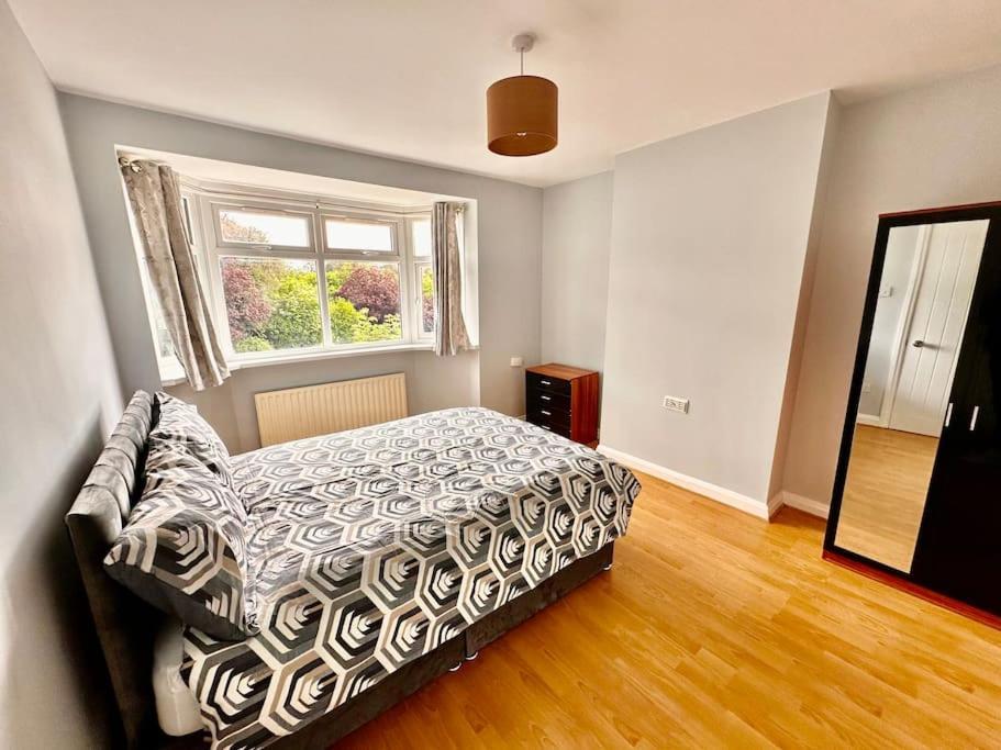 5 Bed In Se12 * Londra