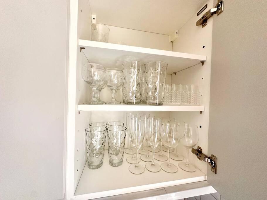 Apartament 5 Bed In Se12 Londra