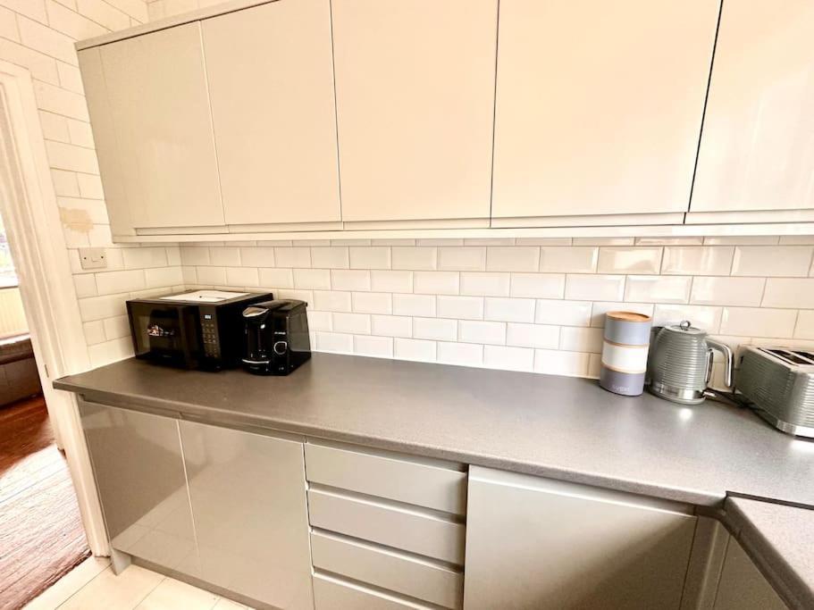 5 Bed In Se12 Apartament Londra