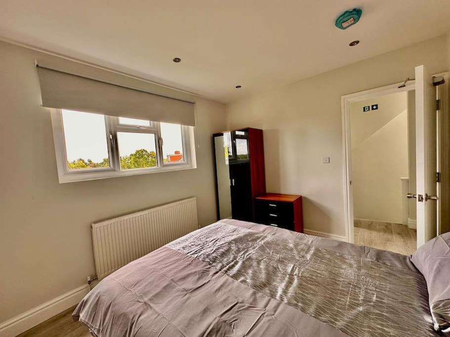 5 Bed In Se12 * Londra
