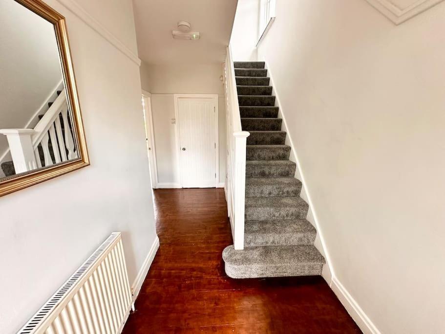 Apartament 5 Bed In Se12