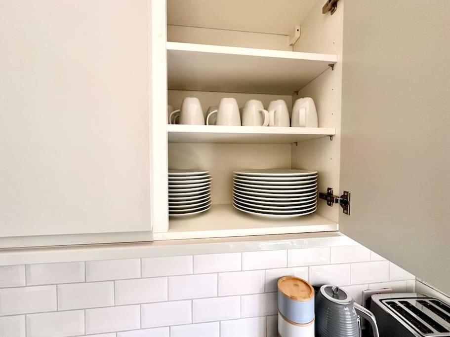 5 Bed In Se12 * Londra